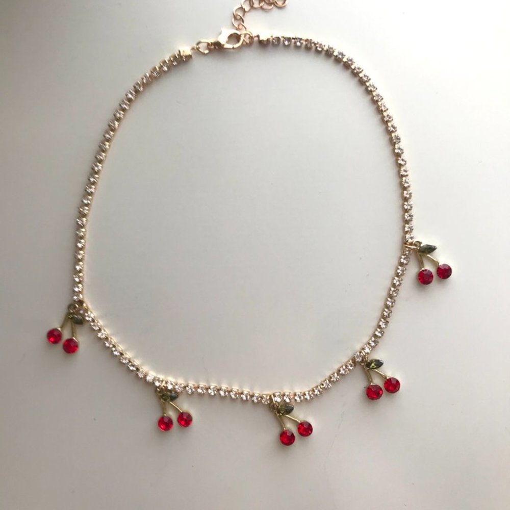 BRAND NEW 🍒 cherry necklace 🍒